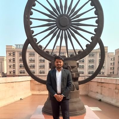 @bagheltripuresh
छात्र नेता ल॰वि ॰वि
नेतृत्व करने का उद्देश्य लोगों को सही रास्ता बताना होता है न कि हुकूमत करना..!!
