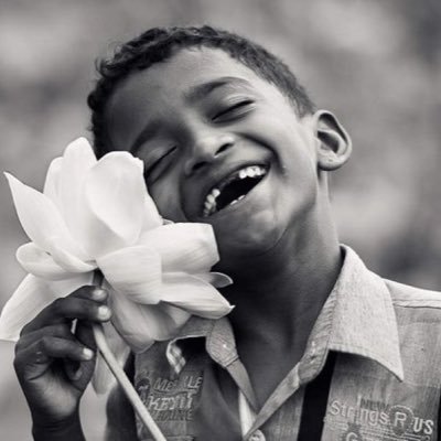 jrsd240817's profile picture. عسى مقبلات الأيّام يسر و رخّى✨ |🌻⁦