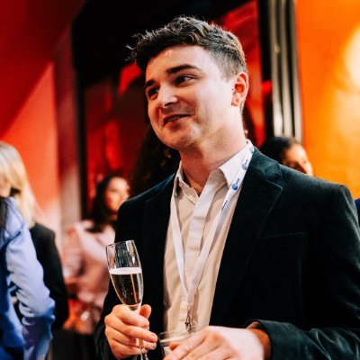 Producer @ITVNews || Formerly of @gaydio || City Uni // Goldsmiths || Ex Pastry Chef 🥐