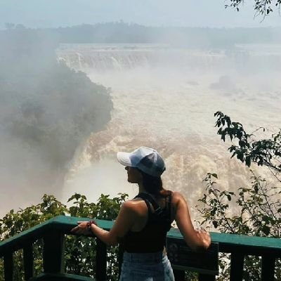 Cuando yo me muera, quiero que mi cajón sea de rojo y blanco como mi corazón ❤️
#A54076