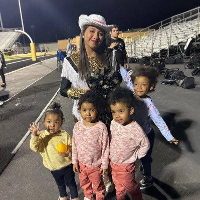 thearishow23's profile picture. 