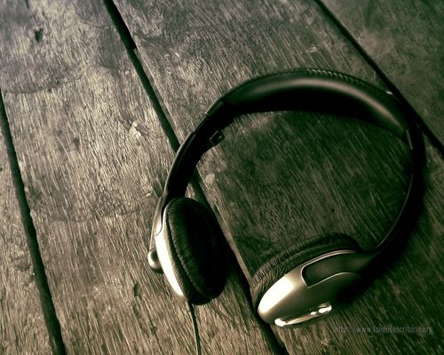La música es el arte más directo, entra por el oído y va al corazón. Es para el alma lo que la gimnasia para el cuerpo. Sin música la vida sería un error.