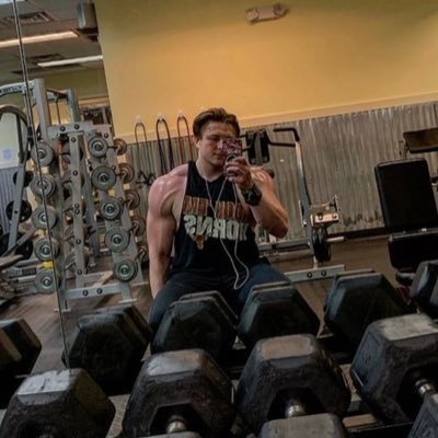 28 | Cannabis Extract Engineer | RPG & FPS player (WoW & Valorant mainly) | Exercise Science & Human Physiology | NPC Classic Physique Competitor