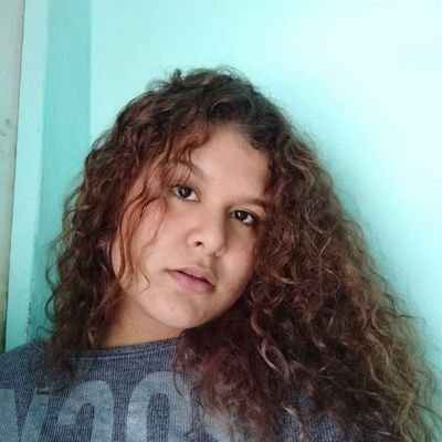 Escondendo a verdade pra te proteger da solidão.
(graduada em bitocas e hater de formigas)
@floradocesss