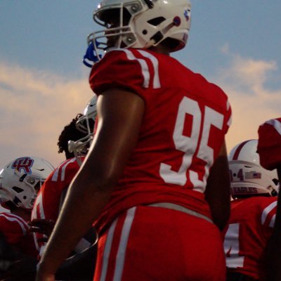 6’2 266 Bench: 375 Squat: 565 Starting varsity D Tackle for Oak Ridge highschool
