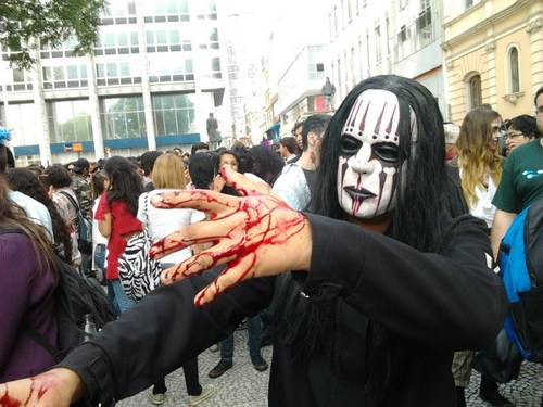 Baterista a 19 anos. As vezes eu as vezes Joey Jordison #1 Evento ou Freelancer entre em contato pelo tel: (21)96974-7267