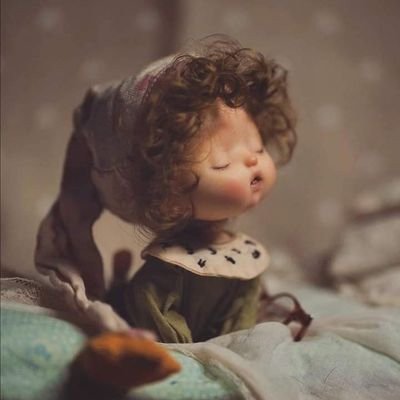 Heba2as's profile picture. بكايه.