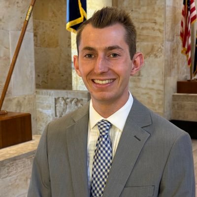 The official account for Blake Dollier. PR Director @INDOT_WCentral. HS referee ⚽️🏀 Former WTHI-TV reporter. NE Indiana native and Ball State Alumnus 👌🏻