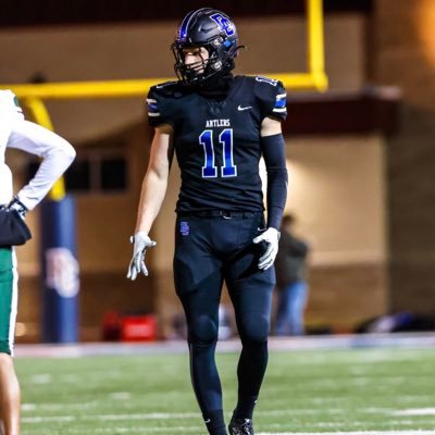 2025 WR | 6’3” | 195lbs | Squat 365 Bench 250 |4.351gpa | 29 ACT | Football/Basketball | NCAA id: 2402222208 | Masonokc1@gmail.com | HC-@coachstandley