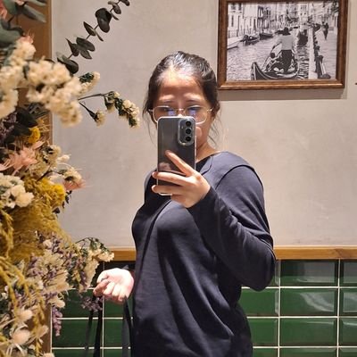 Introvert, Tumindig 🌺🌸
Love until you can't love anymore.