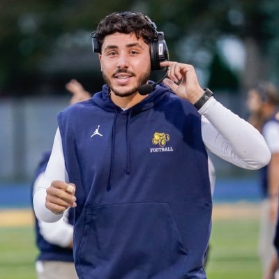 Defensive Line/Tight End Coach @TractorFootball 🚜🚜🚜 Wayne State University ~ M.A Sports Administration #GOBLUE〽️
