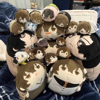 @eu_gi_oh’s 20 Dazai, 1 Q, and 2 Odasaku mochis sharing an account • IA sometimes bc Eu doesnt let us on the internet for too long • BSD RP obv