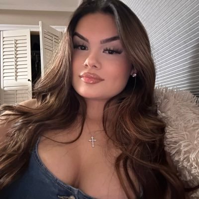 zoe18z_'s profile picture. 