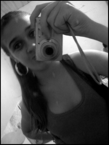 umaloiraidiota's profile picture. Segue qe eu siigo devoolta  (: