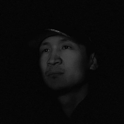 chinee_ch's profile picture. Харц тулан зогсоод инээсэн чамдаа би дурласан...