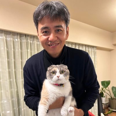 Soulvision_Jpn's profile picture. 人が変わる「決定的瞬間」の構造を探究し、言葉で本質をひらく人 | エグゼクティブ／チームコーチ | 静かな観察と深い対話で人の存在の質を整えます | 小さな兆しの奥にある流れを見て、変化の核心を確かにとらえます | 猫（ゆめ先生）から、しなやかな在り方を学んでいる最中です。