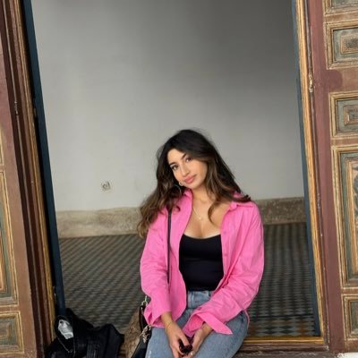 NakiZelal's profile picture. 24 year old, immigrant, woman and med student.