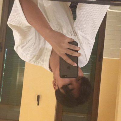 glasswine's profile picture. ...