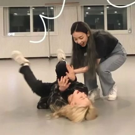 taylorkim_mh's profile picture. 태연🐬. 아이린🐰. 슬기🐻. 카리나💙. 윈터⭐.  #SNSD #RedVelvet #Aespa