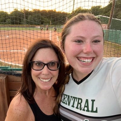 shannon_rodg's profile picture. Mom of senior rescue dogs