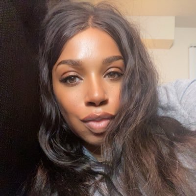 moody_m33m33's profile picture. 𝓦𝓸𝓶𝓪𝓷 𝓸𝓯 𝓖𝓸𝓭🙏🏾✝️ 𝕆𝕨𝕟𝕖𝕣 𝕠𝕗 𝕄𝕒𝕜𝕖𝕦𝕡 𝕓𝕪 𝕄𝕠𝕠𝕕𝕪💄 𝐹𝑟𝑒𝑒𝑙𝑎𝑛𝑐𝑒 𝑀𝑈𝐴 |𝕄𝕦𝕧𝕒 𝕠𝕗 𝟚 👑👑