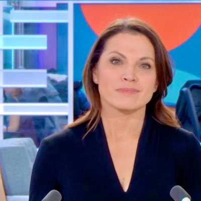 Rédactrice en chef Jour @franceinfo. Formée @ESJLille. LA fille des news du « Mooooorning Live. » 📢 Ex-correspondante aux États-Unis.