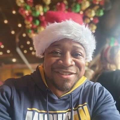 NYer living in enemy territory, engineer, piano player, TV junkie, karaoke host, and whiskey lover. Holla at your boy.