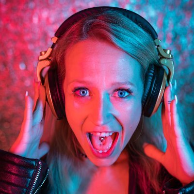 the_block84's profile picture. 🎵 - DJANE - Good Vibes & EDM🎵 💛 Sonne im Herzen & Blödsinn im Kopf 💛 Mixed Styles: Von House, Dance, Techno bis Hardstyle. Ganz wichtig: Hier wird Spass gro