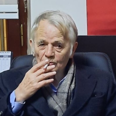 OceanMan54's profile picture. Yaşamadığım aşkın ızdırabını çekiyorum.