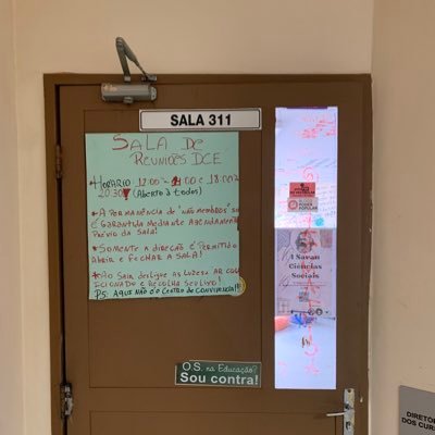 Algumas escritas da Sala do Dce UFCat. 
De todas as pessoas que passaram e escreveram.