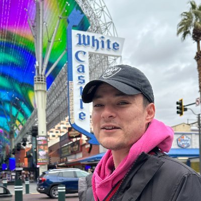Avery
New to Streaming not to Gaming
Streaming On Twitch
Apex Legends - PS5 -