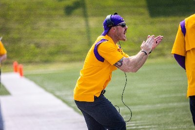 Head Coach @FB_KnoxCollege at @KnoxCollege1837 & @KnoxPrairieFire. From Aledo, IL. Stops @ Elk Grove, IL & Moorhead, MN.