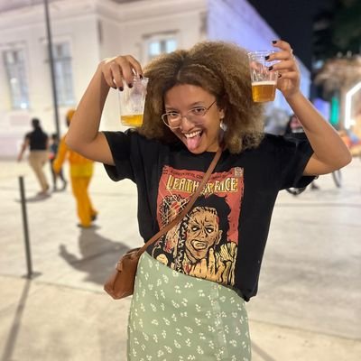 Perfil dedicado a reclamações inúteis e estritamente pessoais 😎🔥
IG: @graziii.guimaraes