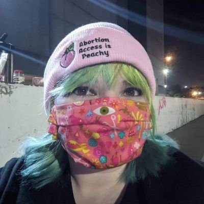Here to give a fuck and fight for liberation, and I'm fresh outta fucks. •abortion doula •clinic worker •anti-war vet •loud mouth •they/she•