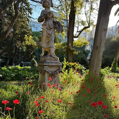 💚✌
y ahora que?
ahora nada, me basta con que lo sepas.
Fundamentalista del ciclo menstrual.