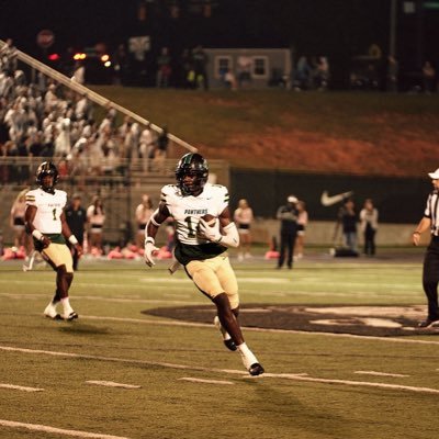 Xavier Tiller/Zayzay , 4⭐️⭐️⭐️⭐️Langston hughes highschool,class of 2026 Tight End @Recruitlangston 6’5 226Two Sport Athlete 🏈🏀. instagram @oneway_zayzay.