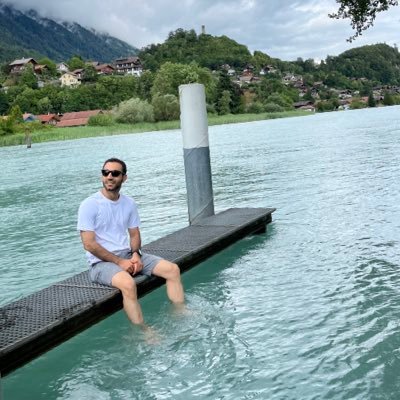 yasinakak's profile picture. در  باغ لاله روید و در شوره‌زار خس