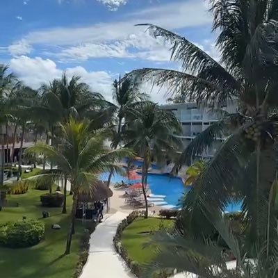 Asrarowda369's profile picture. مره نبكي على بلادي  ومرة على الغربة ⁧🇵🇸