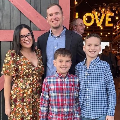 Follower of Jesus Christ, Husband to the beautiful @H_Hicks_7, Dad to Grady and Gentry, Assistant Principal @BonhamHS, Former Hoops Coach, #MFFL