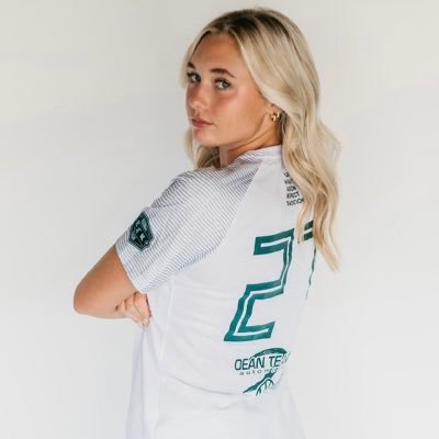 MHS ‘26| SLSG ECNL RL 2007| Left & Right Wing| GPA 3.9| 5’7 140| izzyjdoerr@gmail.com