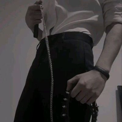 30 Man, Master. Love slavegirl and petgirl.
Attention: ONLY FOR ADULTS.. 
I’m here to reconnect with my kinky self.