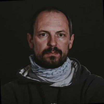 Fotógrafo • Realizador • Productor creativo
Memento Mori