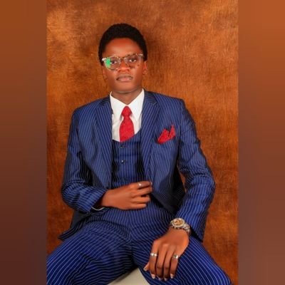 Law student. Chuka University ⚖️🧑⚖️
Leader.
People will tell you to be REALISTIC so as to drag you down to their version of reality.