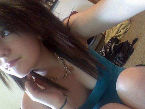 rh6Sarahh's profile picture. Anyone wanna tell me what to do on cam? add me at http://go-u‌r‌l.in/9RN