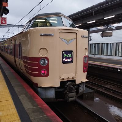 広島県在住。応援しているプロ野球は地元の広島東洋カープと楽天ゴールデンイーグルスです。サッカーは浦和と岡山を応援してますが、
地元、福山のサッカークラブ
福山シティFCを応援してます！
JFL昇格、Jリーグ入りを目指して
がんばれ！