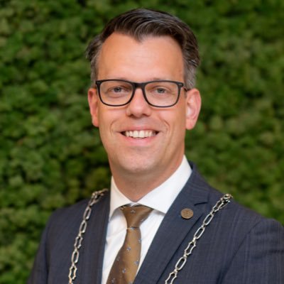 Burgemeester Gilze en Rijen • Fulltime optimist • Sportief 🥊