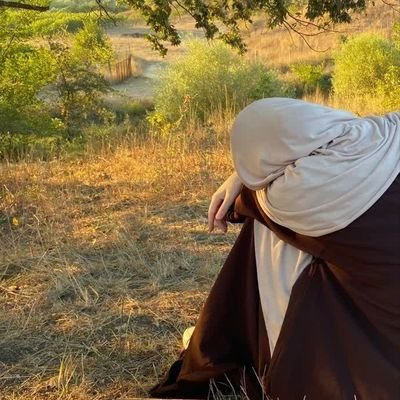 طراح لباس و خیاط❤️🪡
خالق طرح های ناب و فانتزی طور🥰
یه فالو بکی با مرام 😁