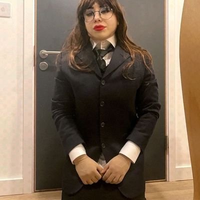 🏳️‍⚧️ 🇬🇧 Submissive sissy with fetish for wearing full buttoned suits ❤️ Kinks: bdsm, chastity cage, shirt grabbing, feet worship, wrestling beatdowns