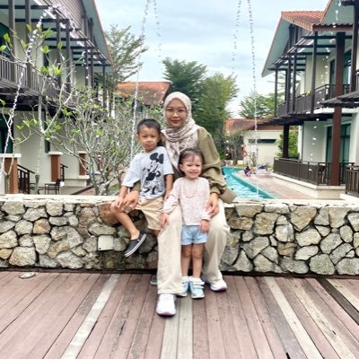 Stay at home mom • Freelance writer • SA • Srikandi Emas Telekung Siti Khadijah🧚🏻‍♂️