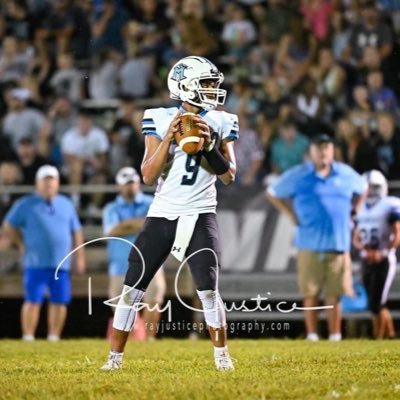 Athlete🫶🏿 |co 24| football 🏈 baseball ⚾️ Mingo central high schoolⓂ️ 6’2 185 3.7 gpa QB/ FS